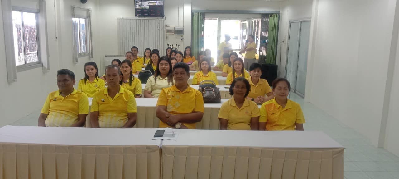 วันอังคาร ที่ 3 ธันวาคม 2567 เวลา 13.30 น. (ภาคบ่าย) นายสรวุฒิ  นาคะพงศ์ นายกองค์การบริหารส่วนตําบลนาโต๊ะหมิง พร้อมคณะผู้บริหาร ข้าราชการ และพนักงาน สังกัดองค์การบริหารส่วนตําบลนาโต๊ะหมิง ร่วมพิธีเจริญพระพุทธมนต์ และบำเพ็ญจิตตภาวนา เพื่อถวายพระราชกุศลแด่พระบาทสมเด็จพระบรมชนกาธิเบศร มหาภูมิพลอดุลยเดชมหาราช บรมนาถบพิตร เนื่องในโอกาสวันคล้ายวันพระบรมราชสมภพ (5 ธันวาคม 2567) ตาม "โครงการวัด ประชา รัฐ สร้างสุข" ผ่านการถ่ายทอดสดทางเฟสบุ๊ก โครงการวัด ประชา รัฐ สร้างสุข ฝ่ายสาธารณูปการ มหาเถรสมาคม ณ ห้องประชุม องค์การบริหารส่วนตำบลนาโต๊ะหมิง
