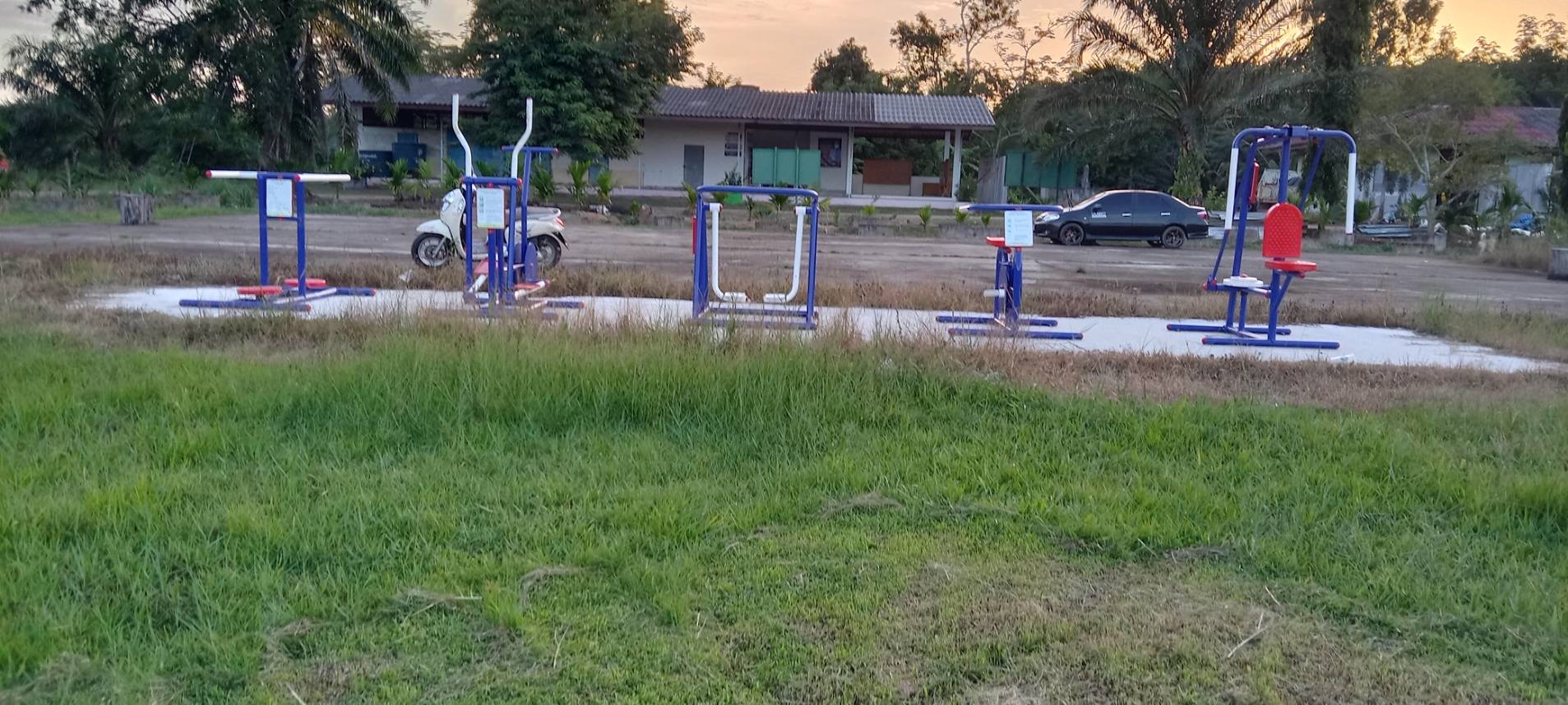 ประชาสัมพันธ์เครื่องออกกำลังกายประจำหมู่บ้าน หมู่ที่ ๑ ณ โรงเรียนบ้านเกาะเคี่ยม 
