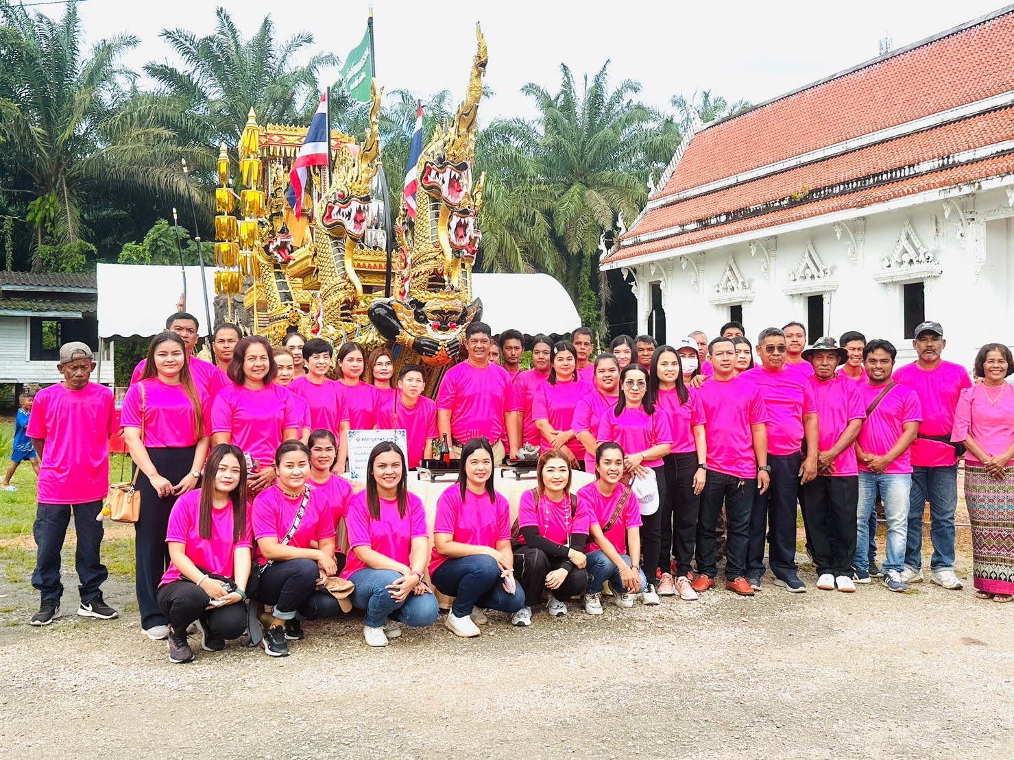 #ประเพณีลากพระประจำปี2566 #ครั้งที่20 #ตรังบ้านเรา วันจันทร์ที่ 30 ตุลาคม พ.ศ.2566 นายสรวุฒิ  นาคะพงศ์นายก อบต.นาโต๊ะหมิง อำเภอเมืองตรัง จังหวัดตรัง เป็นประธานกล่าวเปิดโครงการสืบสานประเพณีลากพระโดยมีนายถนอมพงศ์ หลีกภัย ส.ส.ตรังเขต 1 ให้เกียรติมาร่วมงานพร้อมประชาชนชาวตำบลนาโต๊ะหมิง #ตอนเช้าตักบาตรเทโว 🙏 อบต.นาโต๊ะหมิง อำเภอเมืองตรัง จังหวัดตรัง เข้าร่วม #ขบวนลากพระ วัดศรัทธาธรรม ตำบลนาโต๊ะหมิง อำเภอเมืองตรัง จังหวัดตรัง  #เชิญเที่ยวงานสืบสานประเพณี  ✨✨ วันที่ 30 ต.ค. 66 - 7 พ.ย.66 ณ ลานเรือพระ ทุ่งเเจ้ง อ.เมืองตรัง จ.ตรัง ⭐️ชมเรือพระยิ่งใหญ่ที่สุดในประเทศ  🌟